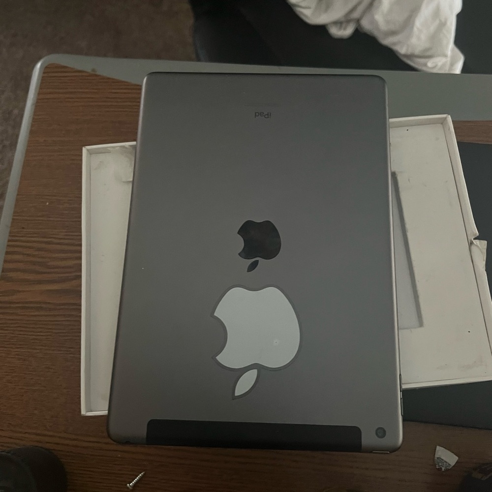 Apple IPad 9th generation - Picture 4 of 4